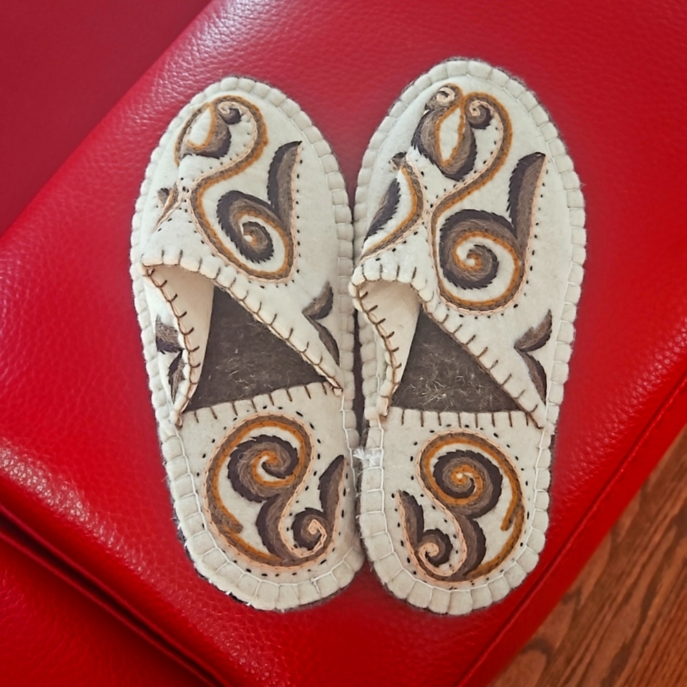 New Wool and leather handmade slippers from Turkey size 6/7